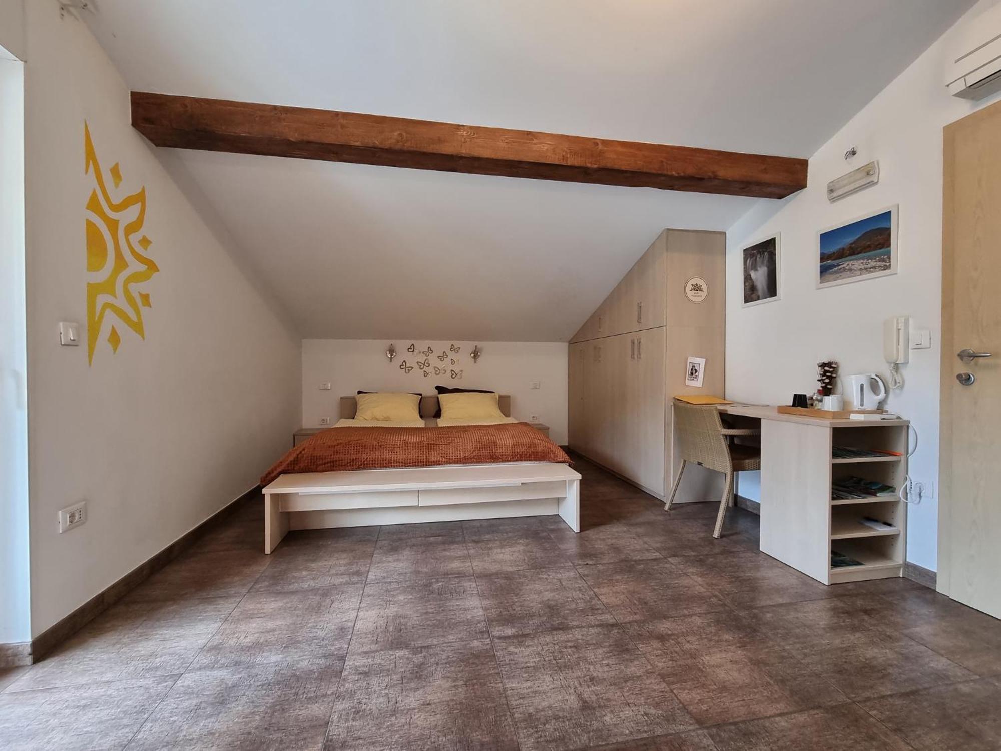 Apartment And Rooms Hisa Sonca Kobarid Exterior foto